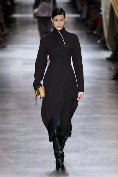 Look 1